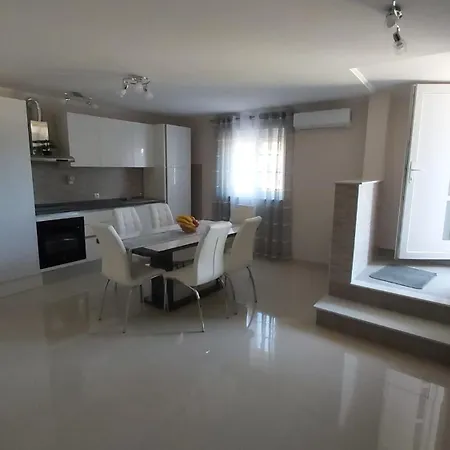 Apartment Luka